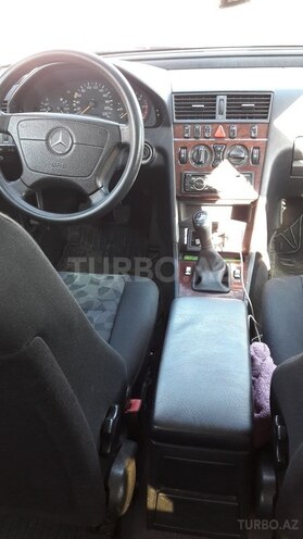 Mercedes C 220 2000, 588,000 km - 2.2 l - Bakı