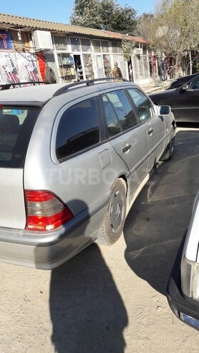 Mercedes C 220 2000, 588,000 km - 2.2 l - Bakı