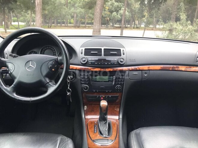 Mercedes E 220 2004, 198,000 km - 2.2 л - Sumqayıt