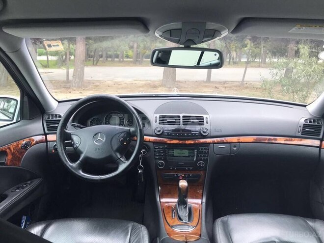 Mercedes E 220 2004, 198,000 km - 2.2 л - Sumqayıt