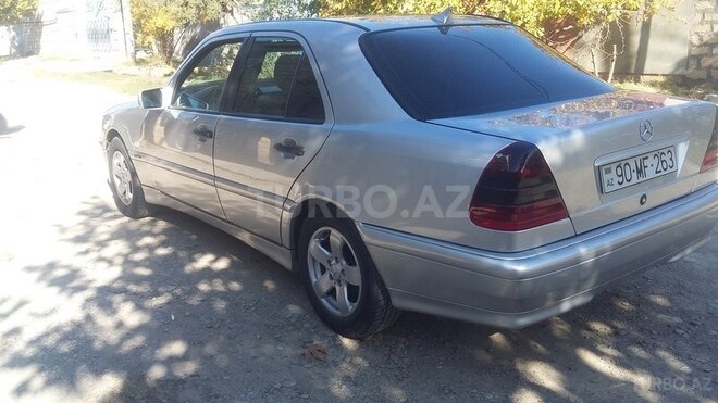 Mercedes C 220 1999, 235,852 km - 2.2 l - Yevlax