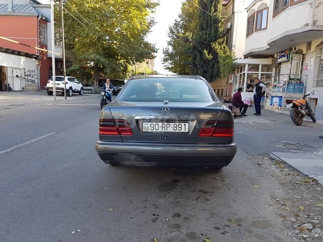 Mercedes E 280 1997, 366,175 km - 2.8 l - Bakı