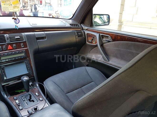 Mercedes E 280 1997, 366,175 km - 2.8 l - Bakı