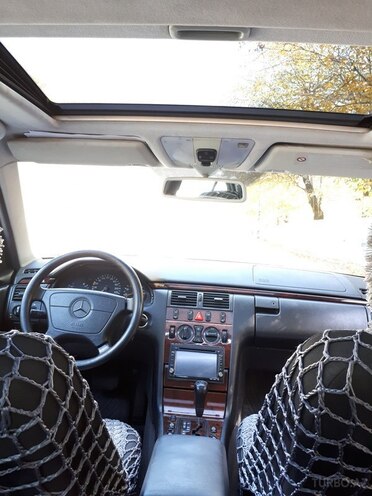 Mercedes E 240 1999, 248,459 km - 2.4 l - Qəbələ