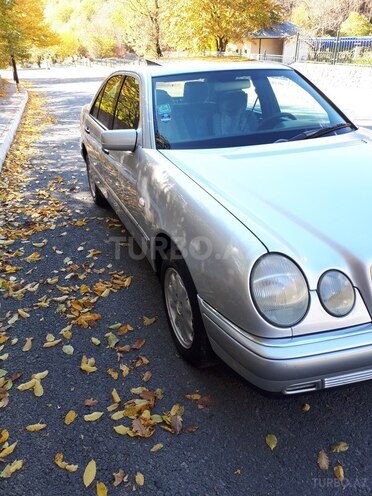 Mercedes E 240 1999, 248,459 km - 2.4 l - Qəbələ