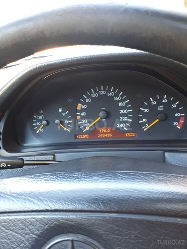Mercedes E 240 1999, 248,459 km - 2.4 l - Qəbələ