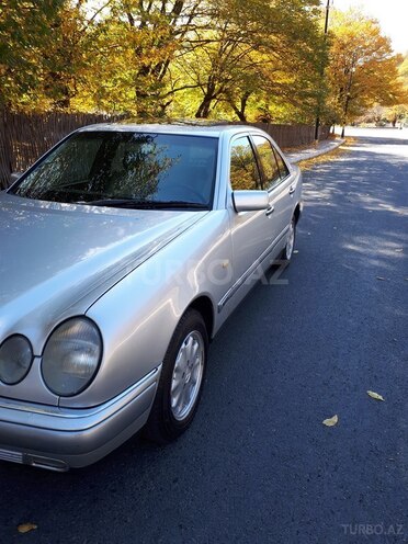 Mercedes E 240 1999, 248,459 km - 2.4 l - Qəbələ