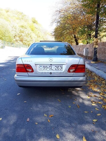 Mercedes E 240 1999, 248,459 km - 2.4 l - Qəbələ