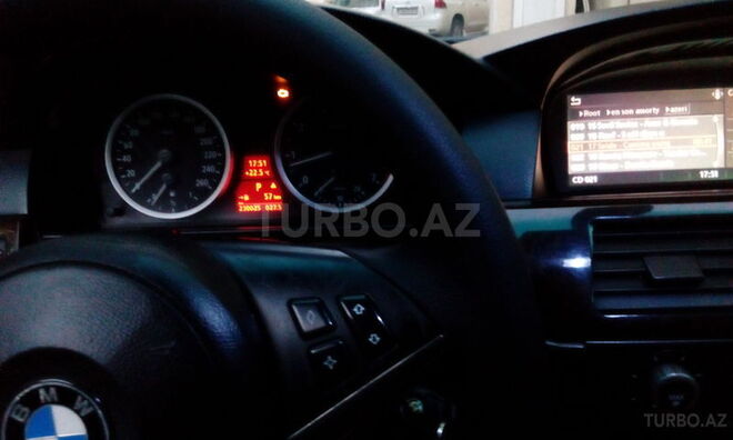 BMW 525 2004, 250,000 km - 2.5 л - Bakı