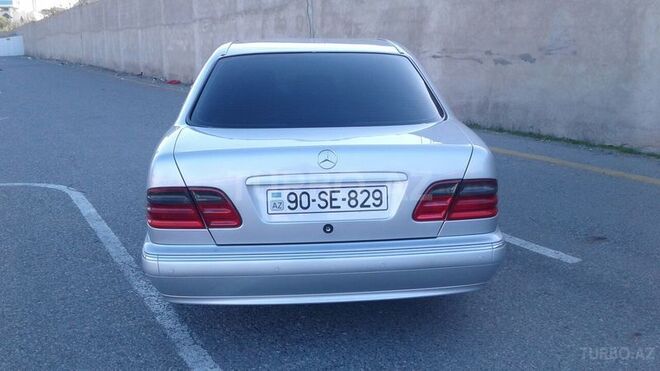 Mercedes E 240 2000, 216,000 km - 2.4 l - Bakı