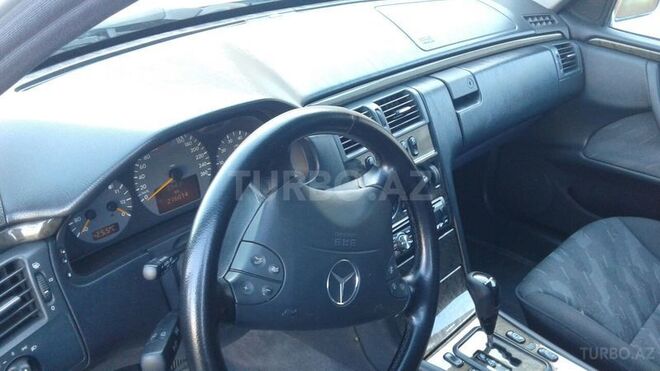 Mercedes E 240 2000, 216,000 km - 2.4 l - Bakı