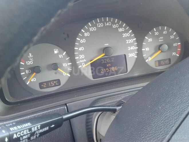 Mercedes E 240 2000, 216,000 km - 2.4 l - Bakı