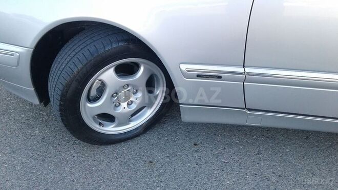 Mercedes E 240 2000, 216,000 km - 2.4 l - Bakı