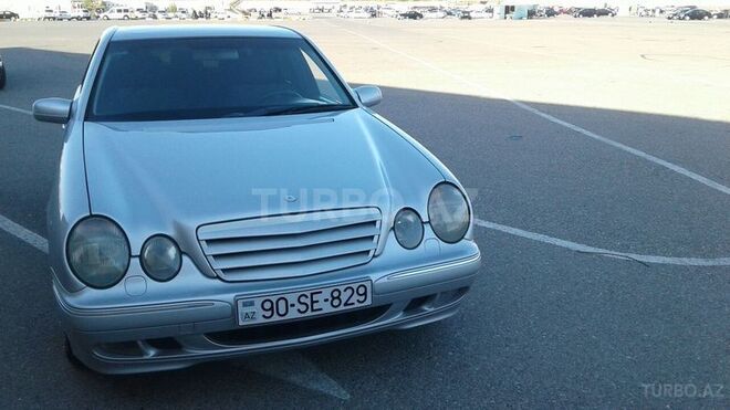 Mercedes E 240 2000, 216,000 km - 2.4 l - Bakı