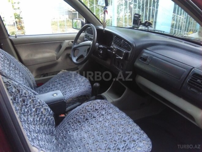 Volkswagen Vento 1992, 180,000 km - 1.8 l - Yevlax