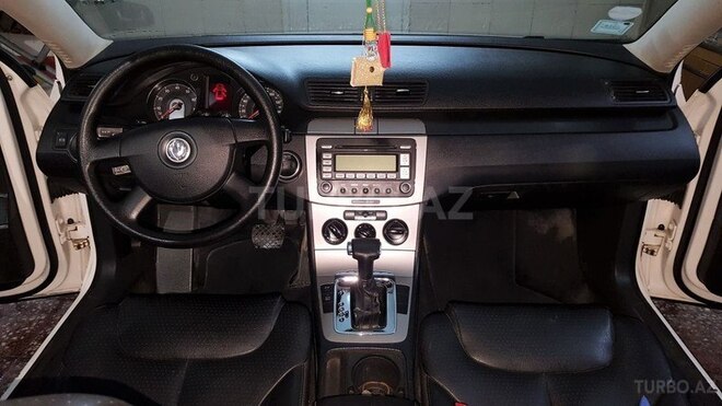 Volkswagen Passat 2006, 105,000 km - 2.0 l - Bakı