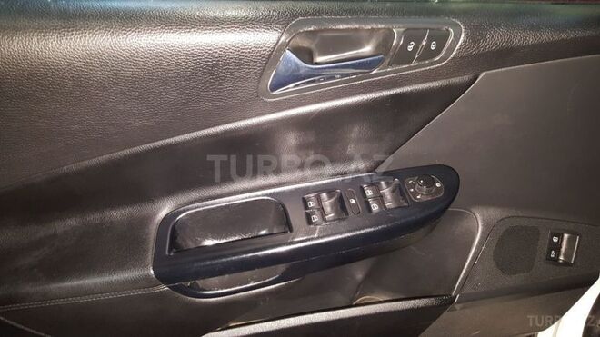 Volkswagen Passat 2006, 105,000 km - 2.0 l - Bakı