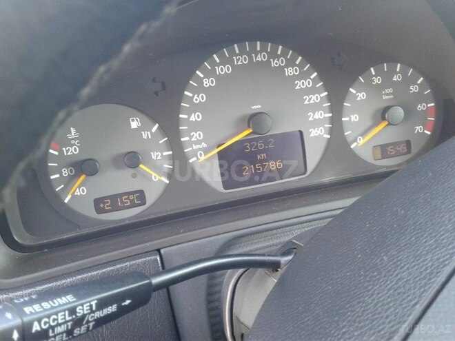 Mercedes E 220 2001, 216,000 km - 2.2 l - Sumqayıt