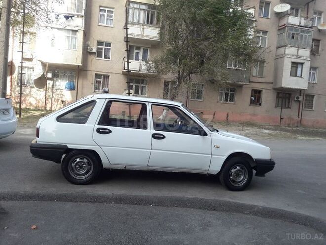 IJ 2126 Oda 2002, 180,000 km - 1.6 l - Sumqayıt