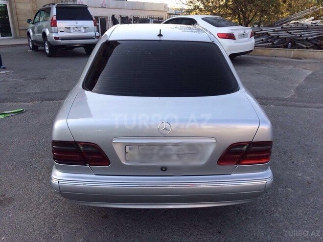 Mercedes E 270 2000, 290,000 km - 2.7 л - Bakı