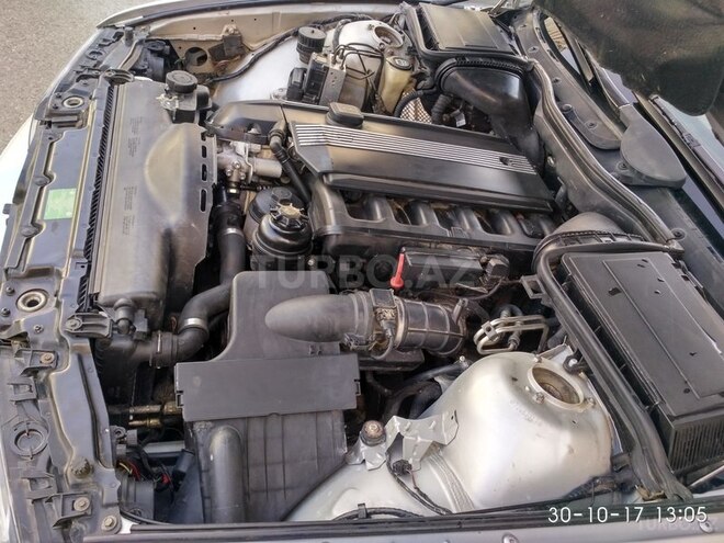 BMW 528 2000, 250,000 km - 2.8 l - Bakı
