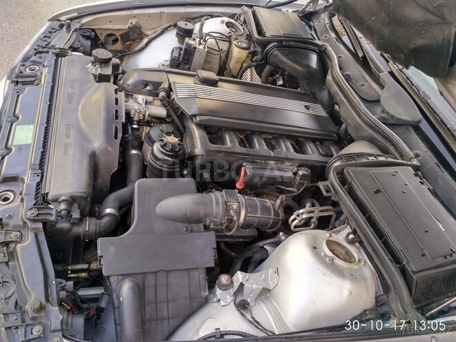 BMW 528 2000, 250,000 km - 2.8 l - Bakı
