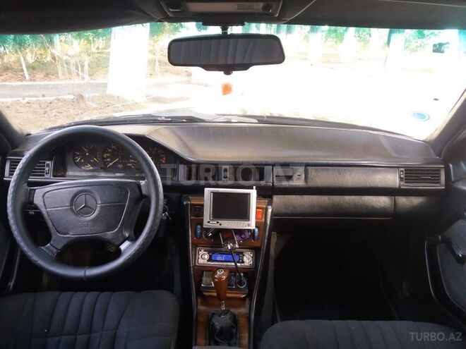 Mercedes E 230 1989, 310,000 km - 2.3 л - Sumqayıt