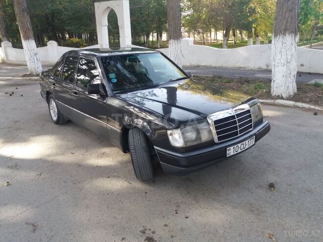 Mercedes E 230 1989, 310,000 km - 2.3 л - Sumqayıt