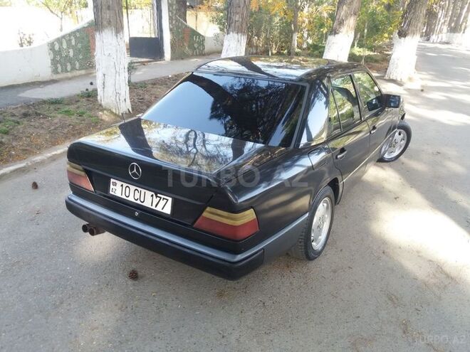 Mercedes E 230 1989, 310,000 km - 2.3 л - Sumqayıt