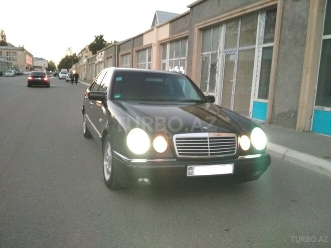 Mercedes E 240 1998, 323,000 km - 2.4 л - Bakı