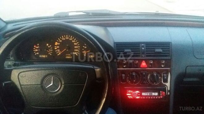 Mercedes C 180 1999, 235,653 km - 1.8 l - Gəncə