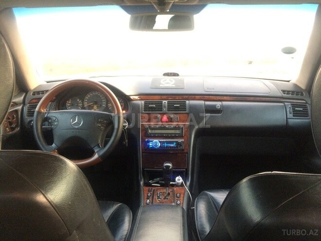Mercedes E 320 2002, 186,540 km - 3.2 l - Bakı