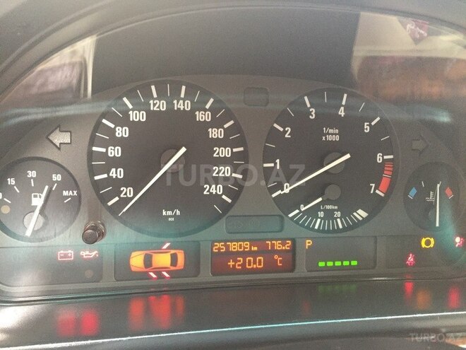 BMW 520 2001, 257,800 km - 2.2 l - Bakı