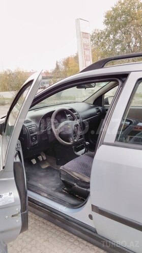 Opel Astra 1999, 200,000 km - 1.6 l - Qusar