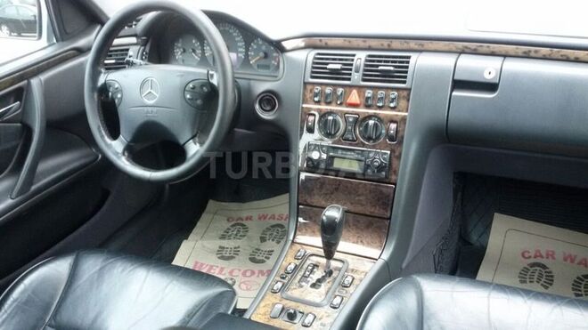 Mercedes E 200 2000, 211,000 km - 2.0 l - Bakı