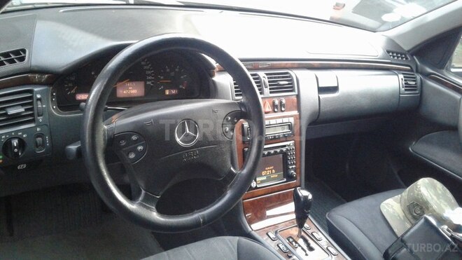 Mercedes E 220 2001, 386,750 km - 2.2 l - Bakı