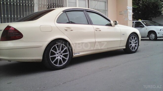Mercedes E 200 2009, 200,000 km - 2.0 л - Xırdalan