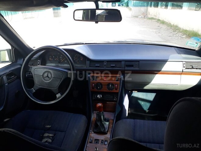 Mercedes E 200 1993, 356,265 km - 2.0 l - Bakı