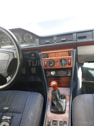 Mercedes E 200 1993, 356,265 km - 2.0 l - Bakı