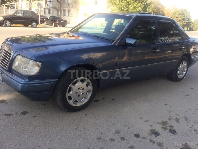 Mercedes E 220 1993, 251,041 km - 2.2 л - Sumqayıt