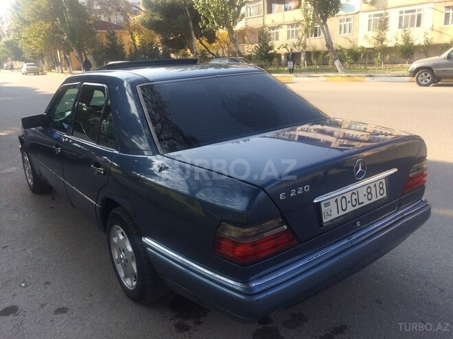 Mercedes E 220 1993, 251,041 km - 2.2 л - Sumqayıt