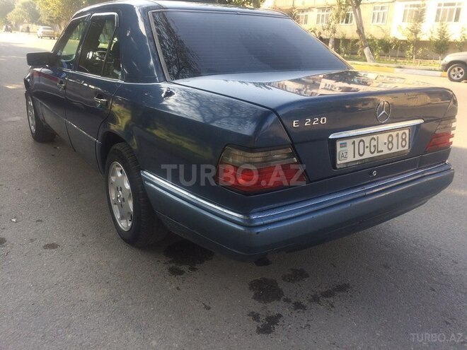 Mercedes E 220 1993, 251,041 km - 2.2 л - Sumqayıt