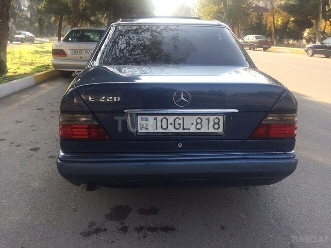 Mercedes E 220 1993, 251,041 km - 2.2 л - Sumqayıt
