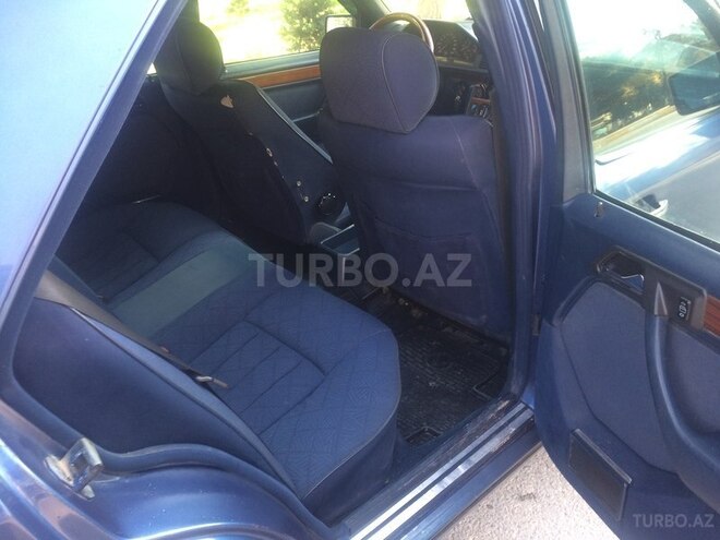Mercedes E 220 1993, 251,041 km - 2.2 л - Sumqayıt