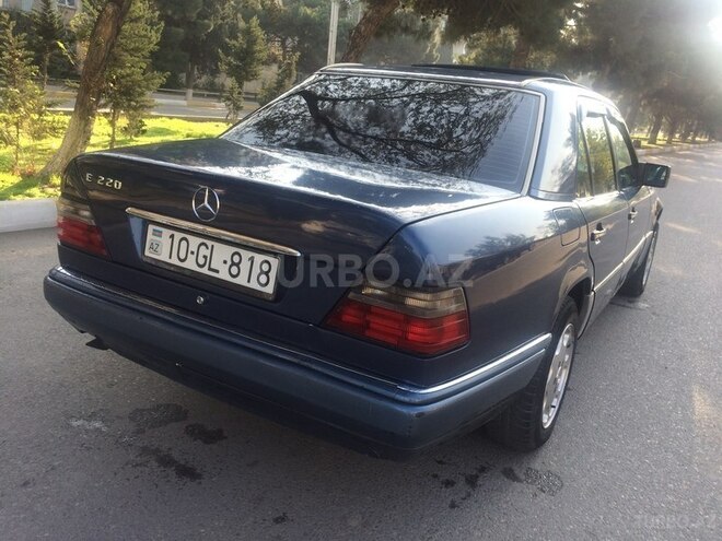 Mercedes E 220 1993, 251,041 km - 2.2 л - Sumqayıt
