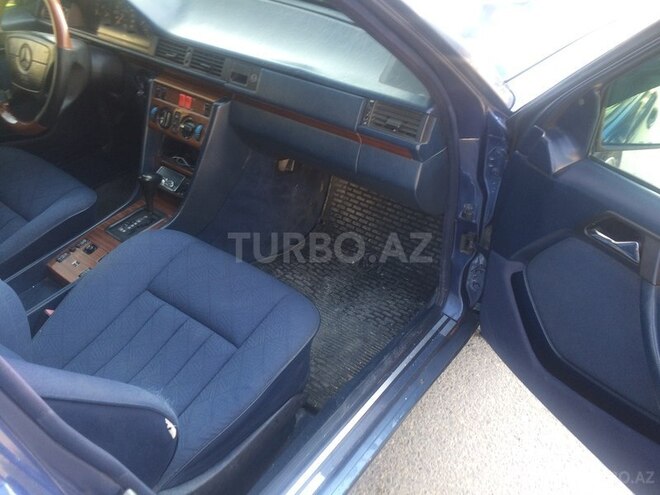Mercedes E 220 1993, 251,041 km - 2.2 л - Sumqayıt