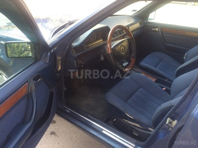 Mercedes E 220 1993, 251,041 km - 2.2 л - Sumqayıt