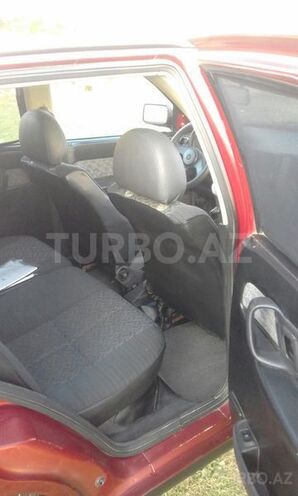 Volkswagen Polo 1995, 268,617 km - 1.6 л - Qax