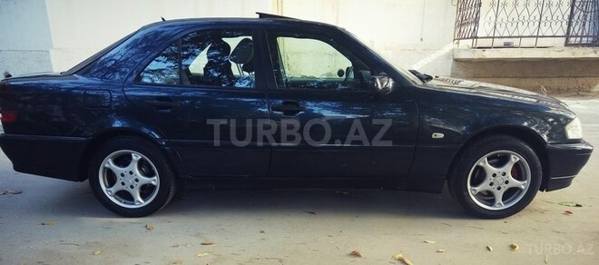 Mercedes C 200 2000, 190,000 km - 2.0 l - Bakı