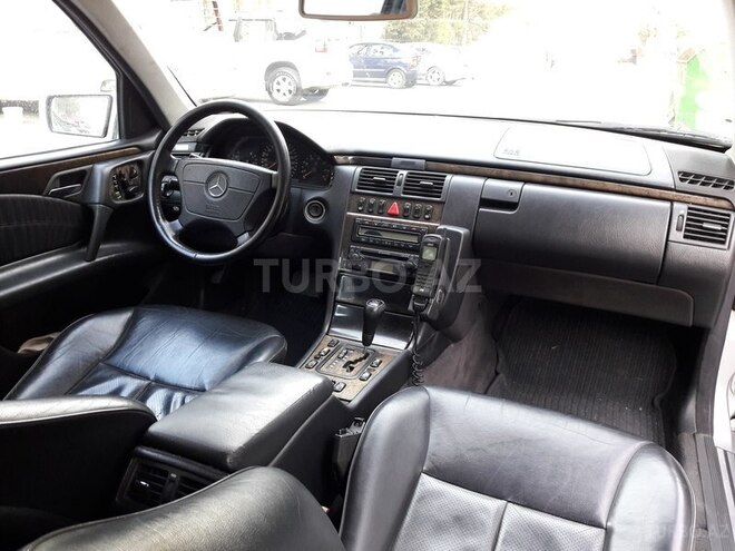 Mercedes E 280 1999, 248,000 km - 2.8 l - Bakı